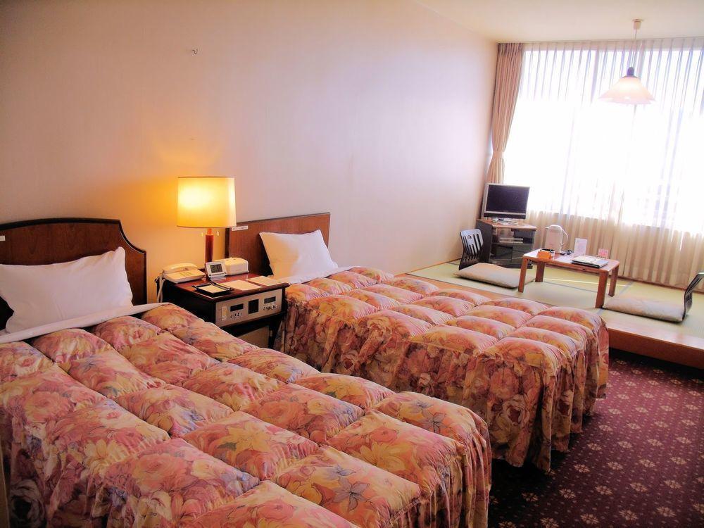 Dogo Hotel Mielparque Matsuyama Matsuyama  Bagian luar foto