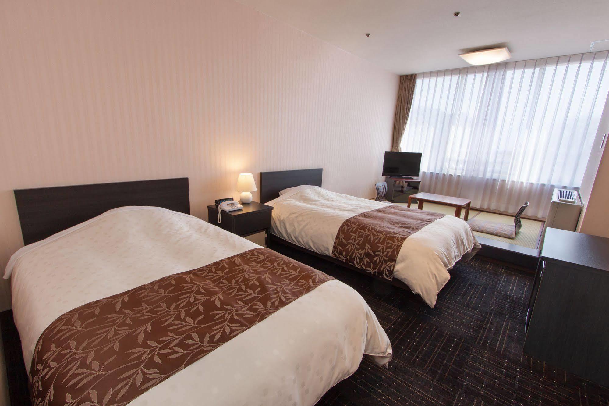 Dogo Hotel Mielparque Matsuyama Matsuyama  Bagian luar foto
